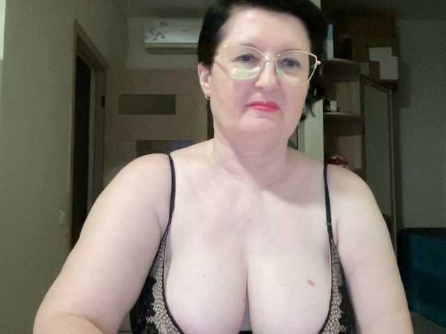 HotMilfPussy live cam preview