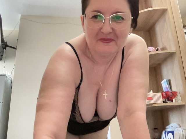 HotMilfPussy live cam on BongaCams