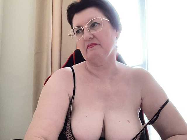 HotMilfPussy live webcam show