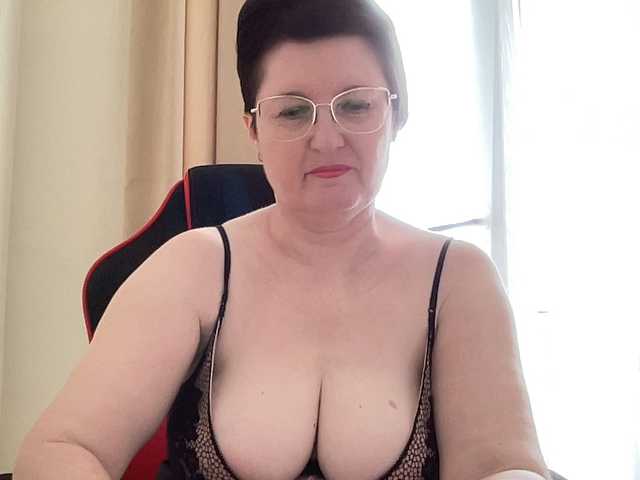 HotMilfPussy live webcam show