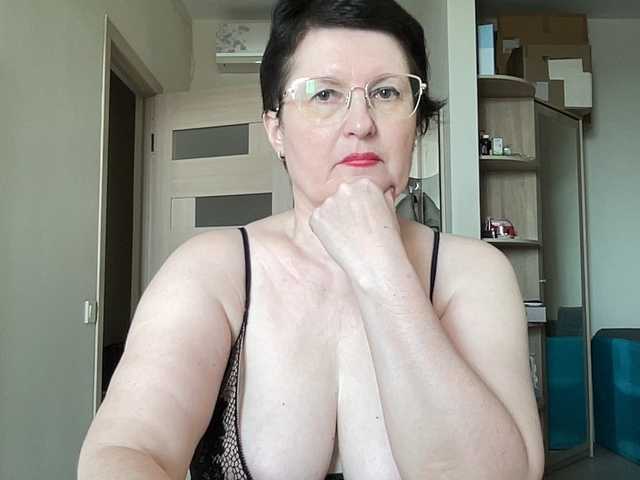 HotMilfPussy live cam on BongaCams