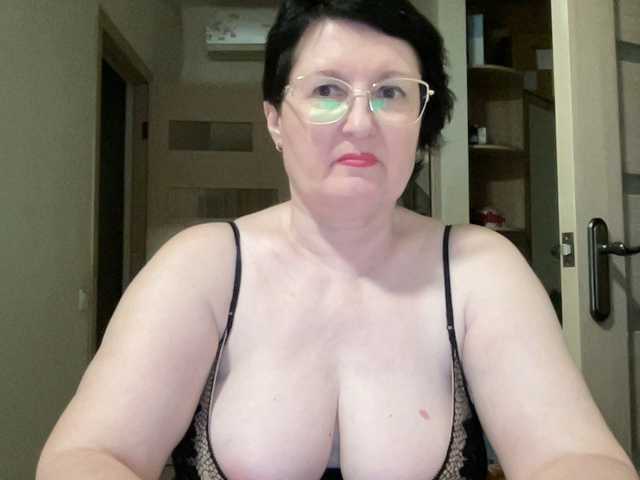 HotMilfPussy live cam preview