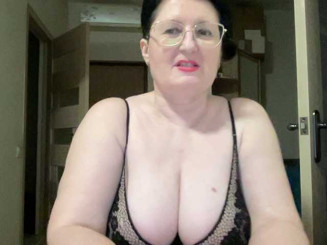 HotMilfPussy live cam on BongaCams