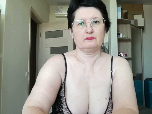 HotMilfPussy live cam on BongaCams