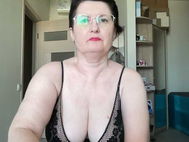 HotMilfPussy live cam on BongaCams