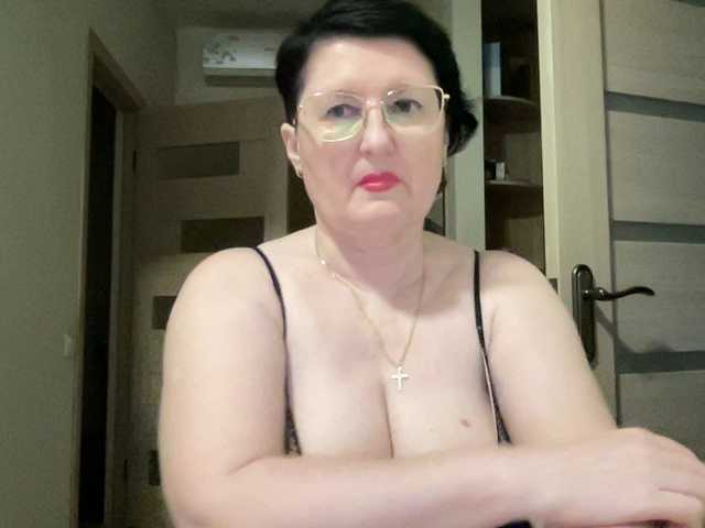 HotMilfPussy live cam on BongaCams