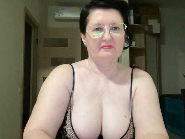 HotMilfPussy live cam preview