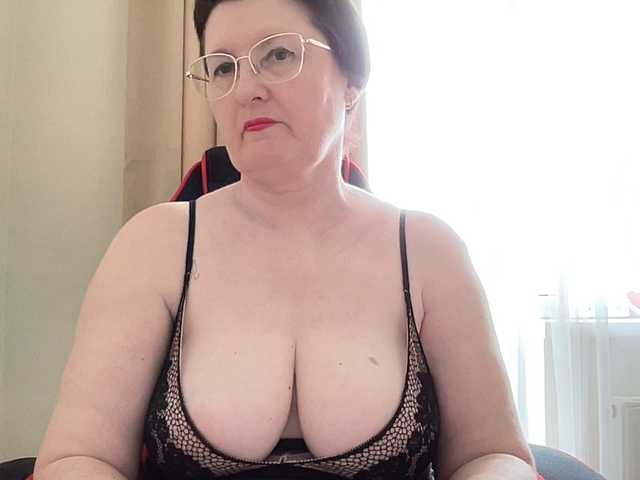 HotMilfPussy live webcam show