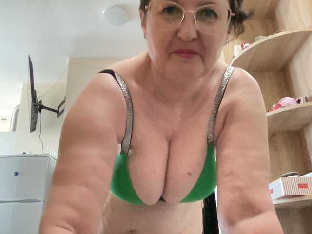 HotMilfPussy live cam on BongaCams
