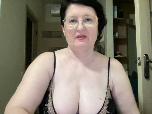 HotMilfPussy live cam on BongaCams