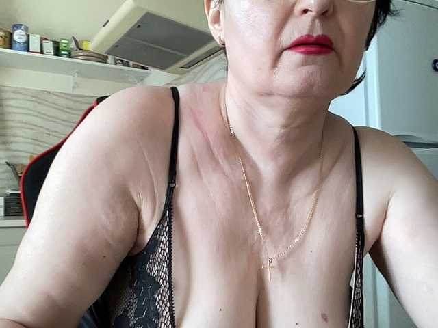 HotMilfPussy's BongaCams show and profile