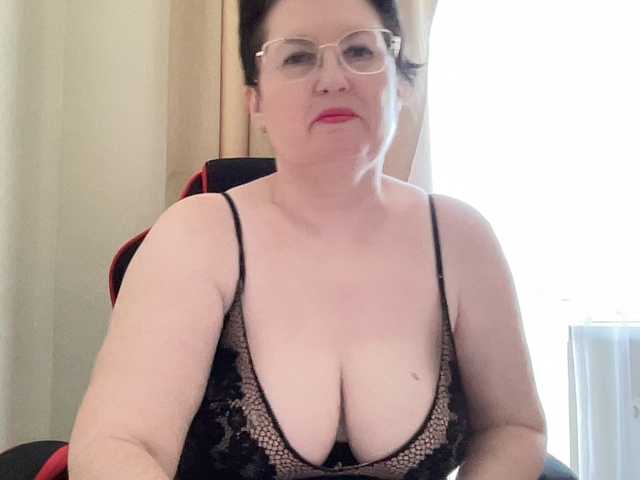 HotMilfPussy live cam on BongaCams