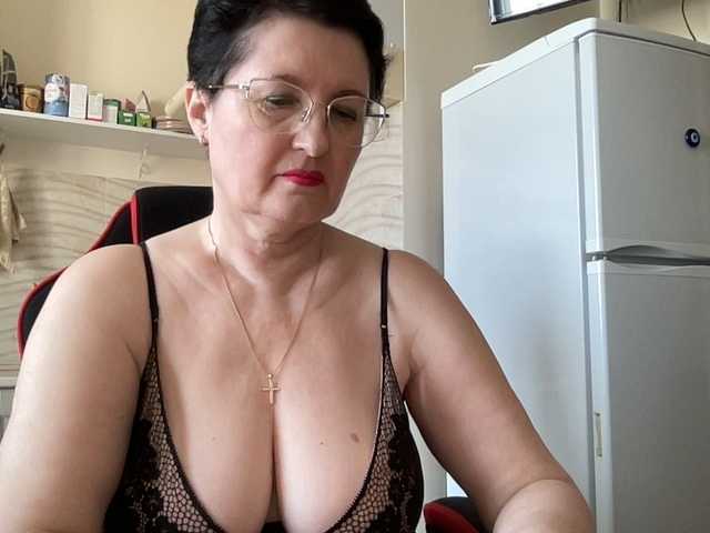HotMilfPussy's BongaCams show and profile