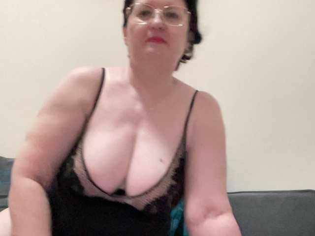 HotMilfPussy live cam preview