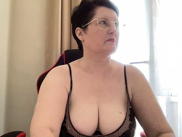 HotMilfPussy live cam on BongaCams