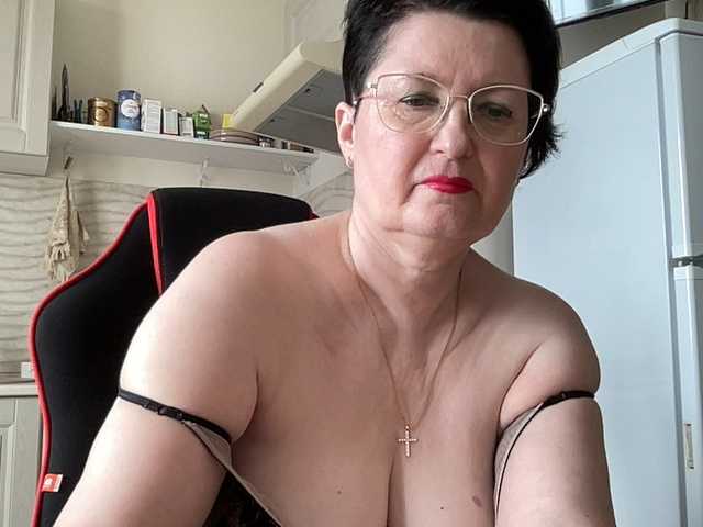HotMilfPussy live cam on BongaCams