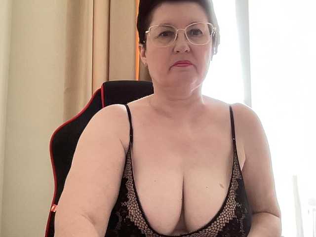 HotMilfPussy live cam on BongaCams
