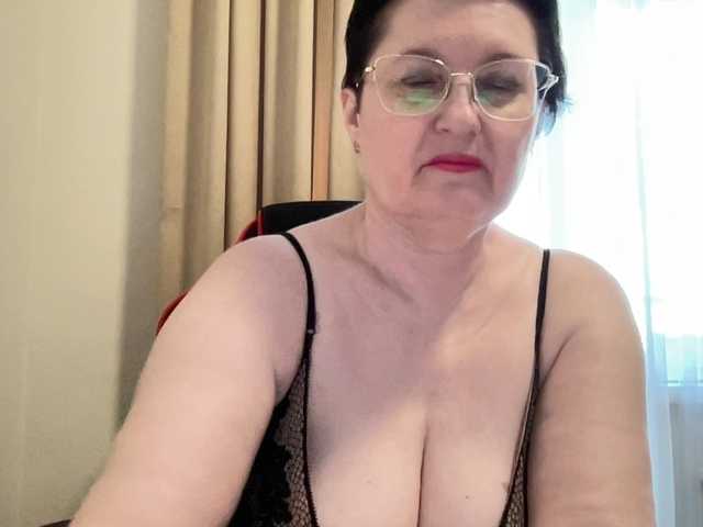 HotMilfPussy live cam on BongaCams
