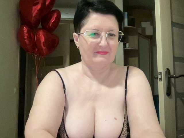 HotMilfPussy live cam on BongaCams