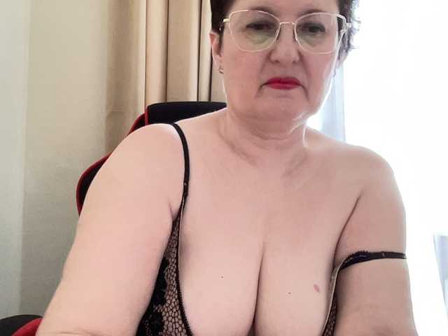 HotMilfPussy live webcam show