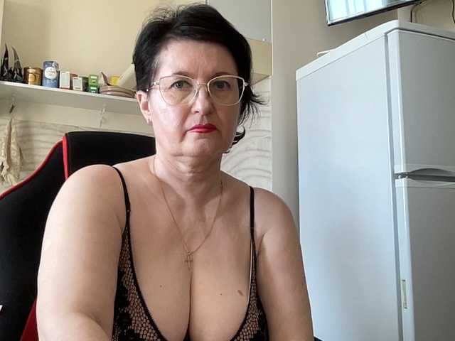 HotMilfPussy's BongaCams show and profile