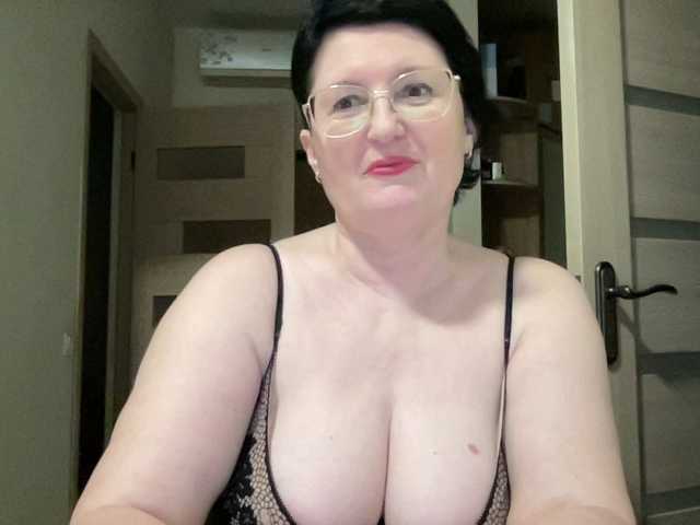 HotMilfPussy live cam on BongaCams
