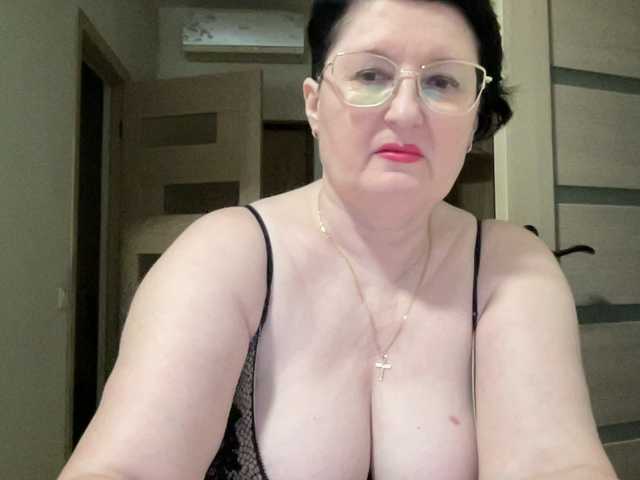 HotMilfPussy live cam on BongaCams