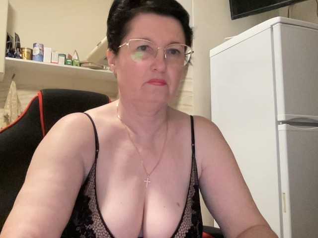 HotMilfPussy's BongaCams show and profile