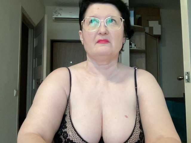 HotMilfPussy live cam preview