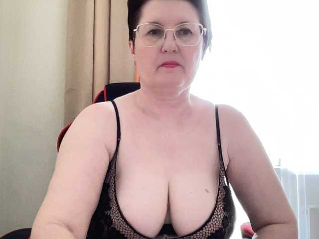 HotMilfPussy live cam on BongaCams