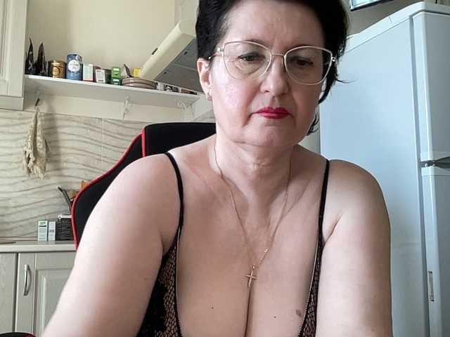 HotMilfPussy's BongaCams show and profile