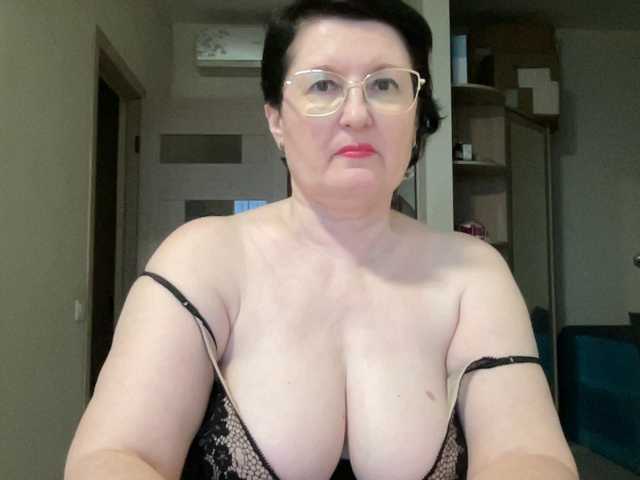 HotMilfPussy live cam on BongaCams
