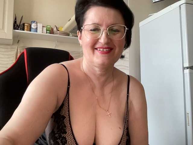 HotMilfPussy's BongaCams show and profile