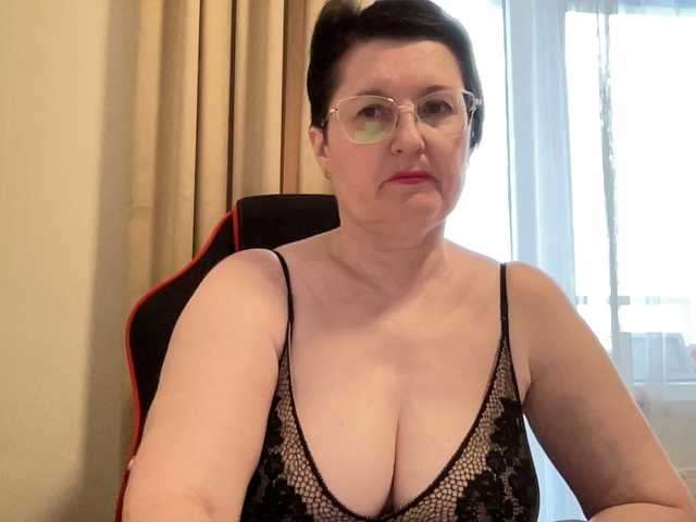 HotMilfPussy live cam on BongaCams