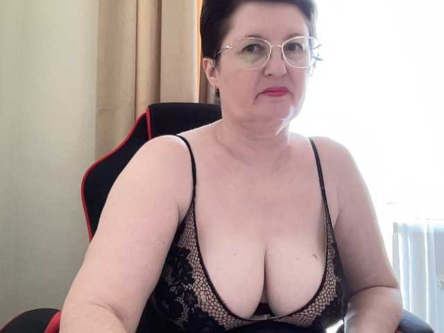 HotMilfPussy live cam on BongaCams