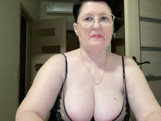 Hotmilfpussy live cam