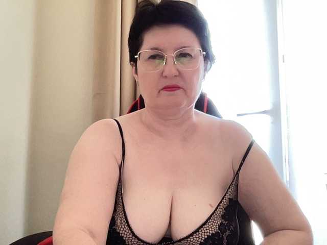 HotMilfPussy live cam on BongaCams