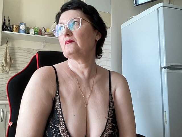 HotMilfPussy's BongaCams show and profile