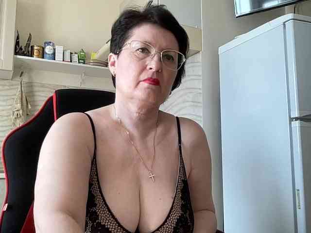 HotMilfPussy webcam