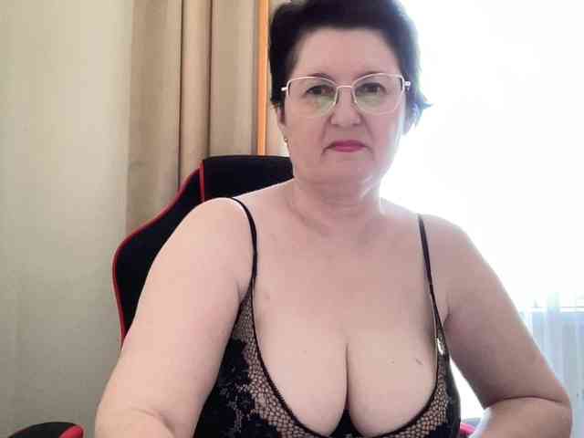 HotMilfPussy webcam