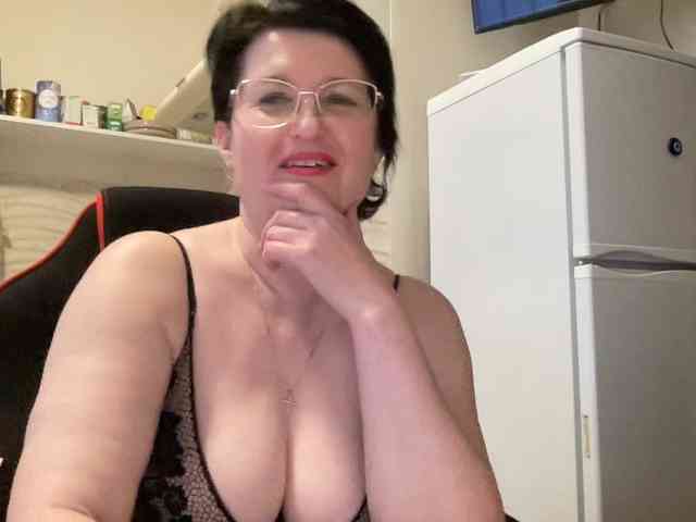 HotMilfPussy webcam