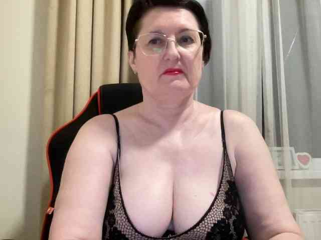 HotMilfPussy webcam