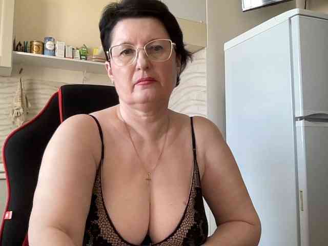 HotMilfPussy webcam