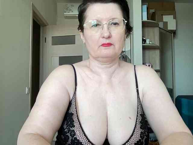 HotMilfPussy webcam