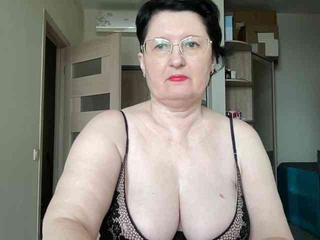 HotMilfPussy webcam