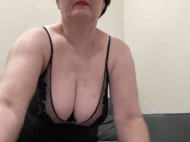 HotMilfPussy webcam
