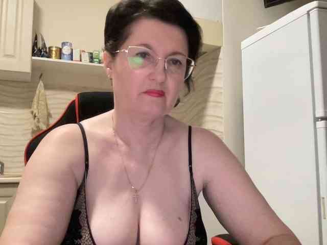 HotMilfPussy webcam