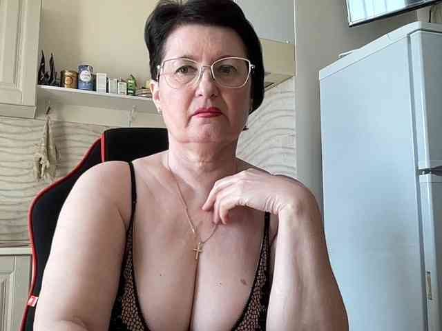 HotMilfPussy webcam
