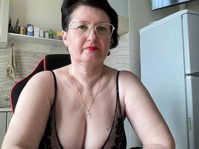 HotMilfPussy webcam