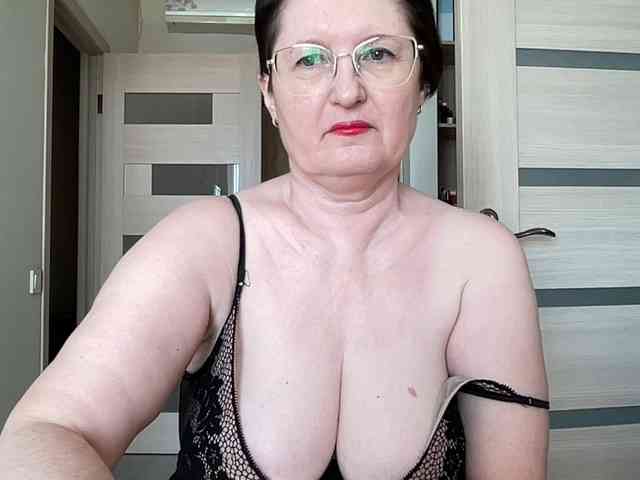 HotMilfPussy webcam